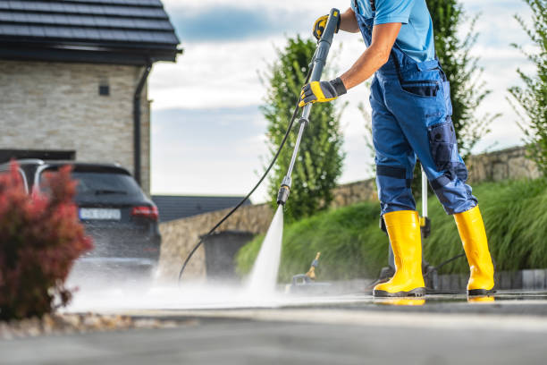 Best Pressure Washing Contractors  in Monticello, IL